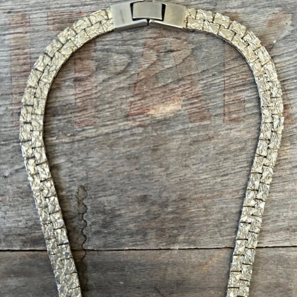 Vintage 1950s Metal Bow Necklace, Costume Jewelry Rhinestones - Picture 5 of 7